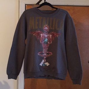 DISTRESSED VINTAGE STYLE METALLICA CREW SWEATSHIRT